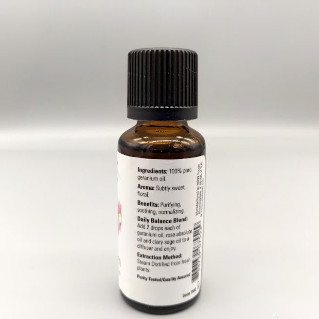 Geranium Oil 100% Pure 1 Oz (foto de archivo)