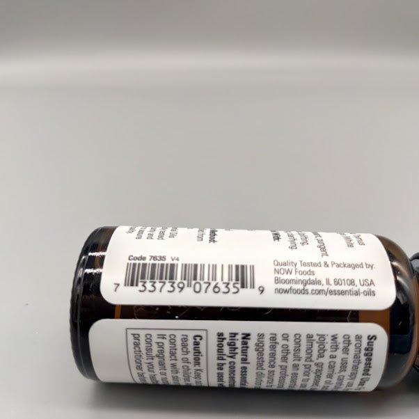 Now Essential Oils - 100% Pure White Thyme - Thymus Vulgaris / Zygis - 1oz — vista lateral (foto de archivo)