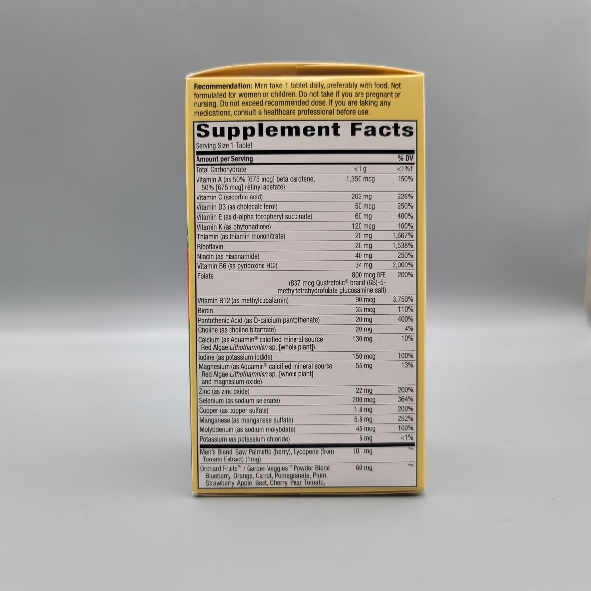 Lado de la caja Alive! Men's 50+: Recommendation y Supplement Facts con vitaminas y minerales por tableta