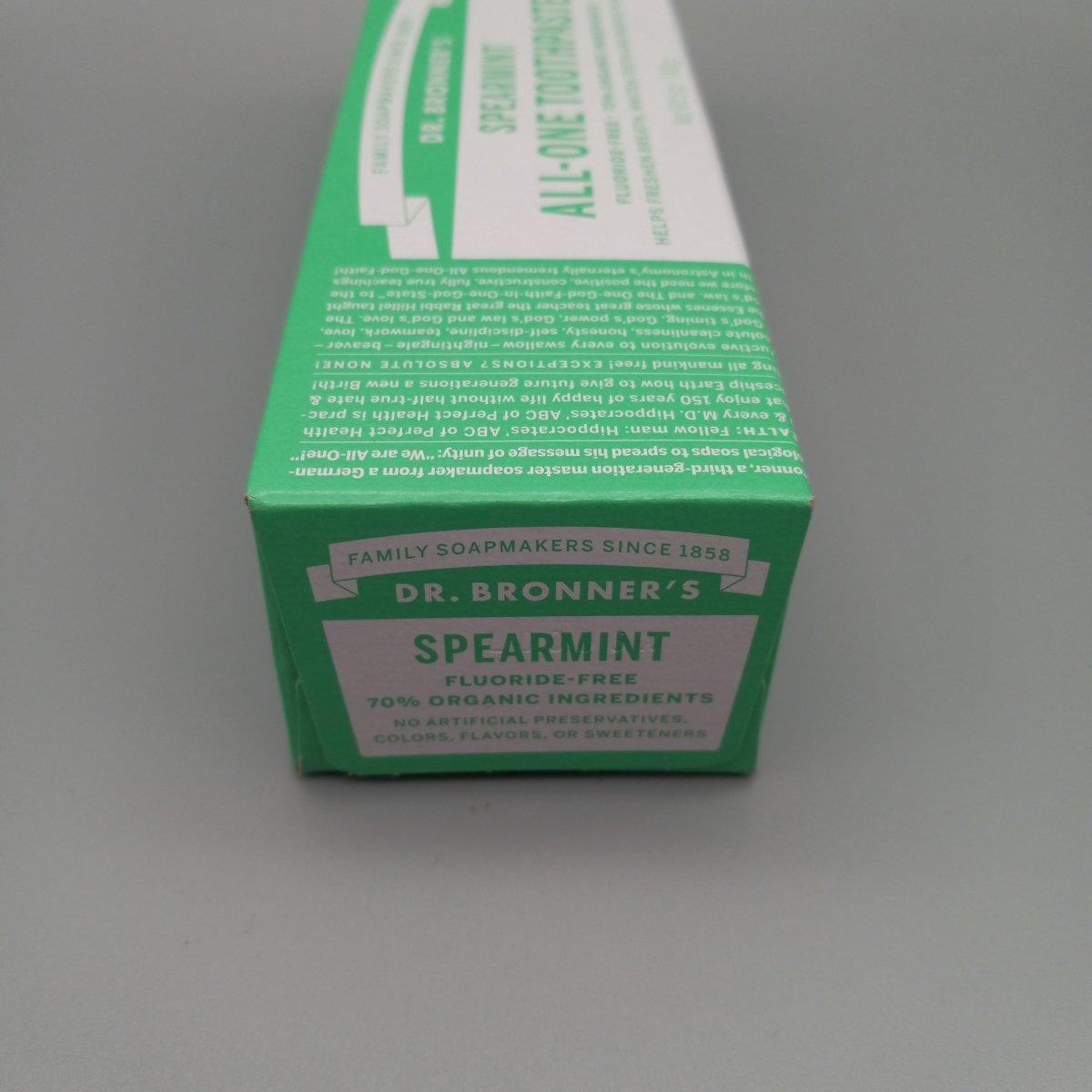 Spearmint All-One Toothpaste - Fluoride Free - Whiten Teeth & Reduce Plaque - 5oz de Dr. B — vista posterior